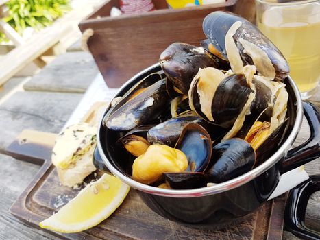 Steamed mussels in white wine sauce from Cornwall