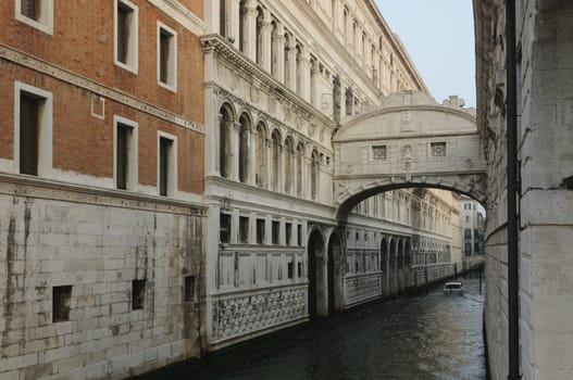 The bridge of Sighs, one of the most famous landmarks of Venice, Venice, Veneto, Italy, Europe