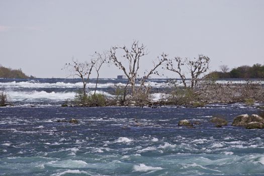 Beautiful photo of the river right before the amazing Niagara falls