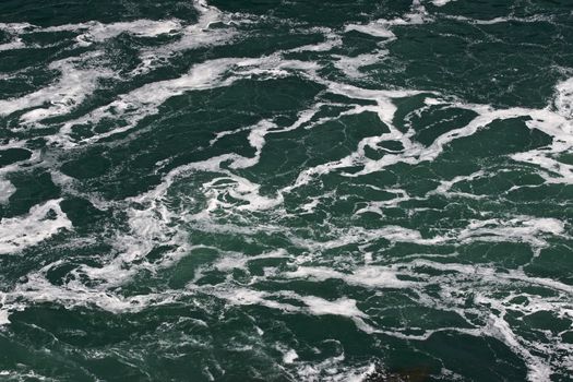 Beautiful photo of the water near amazing Niagara falls