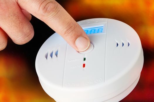 Test of a smoke and fire alarm with carbon monoxide sensor capability