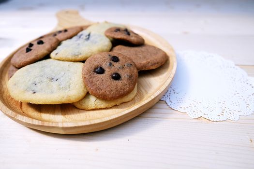 Cookies Chocolate Chip in Dish Wood