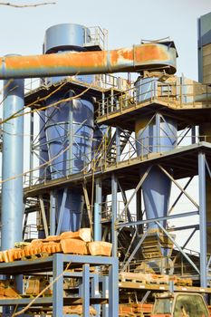 Silos for recycling in a company of irons and metals