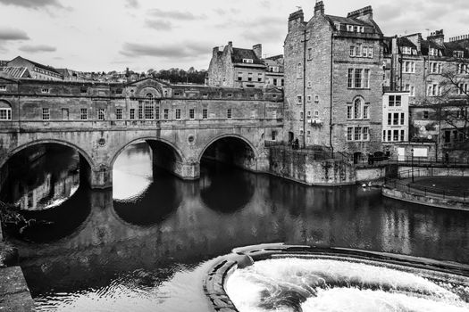 Pulteney Bridge and the river Avon in Bath, UK