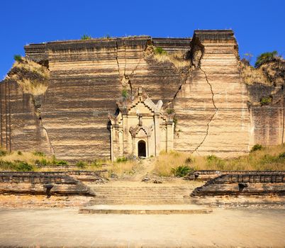 Mingun Pahtodawgyi Temple in Mandalay, Myanmar ( Burma )
