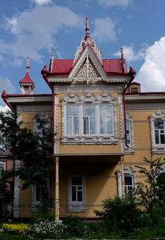 One of the most beautiful wooden houses in Russia. The real pearl of wooden architecture. House with firebirds.