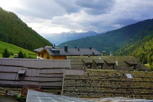 Vinschgau - old houses and mountain view