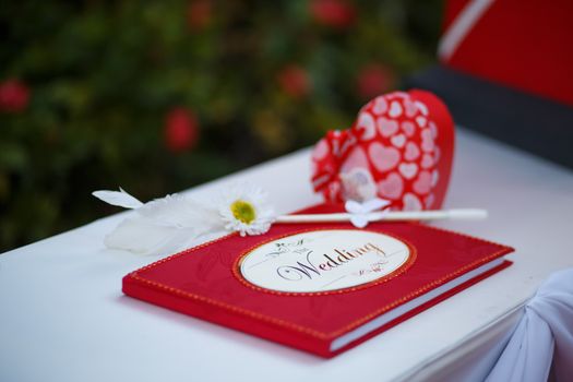 Red wedding guess book