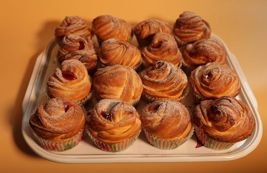 American cruffins with jam Sprinkled with powdered sugar 