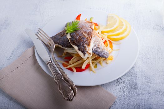 Fillet of sea bream with fennel and pepper