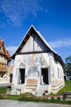 Wat Mai Amphawan Nai Mueang, Mueang Nakhon Ratchasima District, Nakhon Ratchasima 30000, Thailand.built after the battle an army of Chao ANU. In 2370