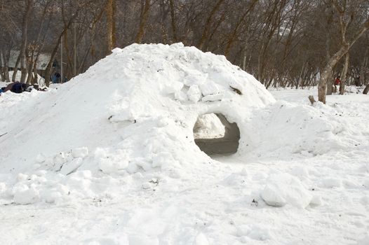 Snow Cave built in the mountains of Utah. This cave is big enough to sleep 6 adults
