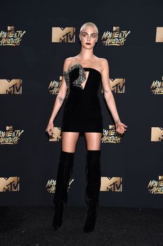 Cara Delevingne at the 2017 MTV Movie & TV Awards, Arrivals, Shrine Auditorium, Los Angeles, CA 05-07-17