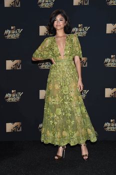 Zendaya at the 2017 MTV Movie & TV Awards, Arrivals, Shrine Auditorium, Los Angeles, CA 05-07-17