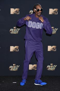 Snoop Dogg at the 2017 MTV Movie & TV Awards, Press Room, Shrine Auditorium, Los Angeles, CA 05-07-17