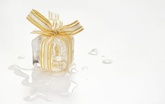 Melting ice cube gift 
