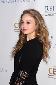 Carson Meyer
at the Uplift Family Services at Hollygrove Gala, W Hotel, Hollywood, CA 05-18-17