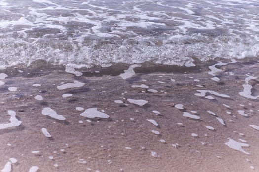 Very clear sea water, you can see the sand