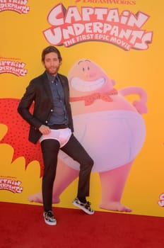 Thomas Middleditch
at the "Captain Underpants" Los Angeles Premiere, Village Theater, Westwood, CA 05-21-17