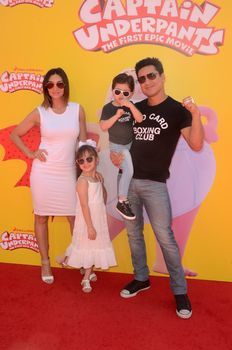 Mario Lopez
at the "Captain Underpants" Los Angeles Premiere, Village Theater, Westwood, CA 05-21-17