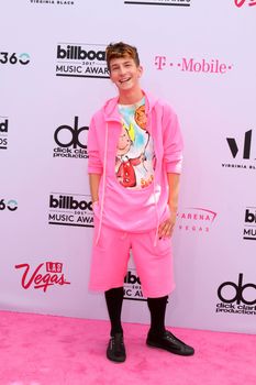 Chris Oflyng
at the 2017 Billboard Awards Arrivals, T-Mobile Arena, Las Vegas, NV 05-21-17