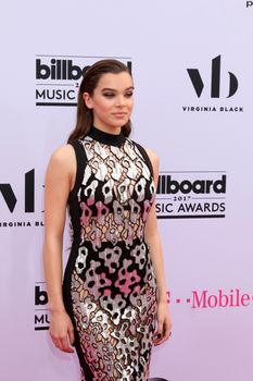 Hailee Steinfeld
at the 2017 Billboard Awards Arrivals, T-Mobile Arena, Las Vegas, NV 05-21-17