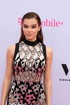 Hailee Steinfeld
at the 2017 Billboard Awards Arrivals, T-Mobile Arena, Las Vegas, NV 05-21-17