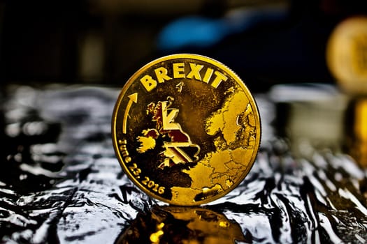EU LEAVING - Gold brexit coin