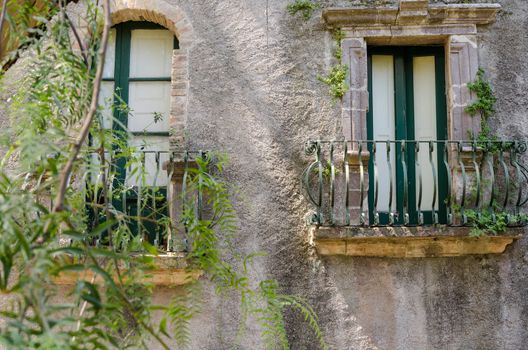 Taormina - Sicily: Detail of ancient Sicilian houses