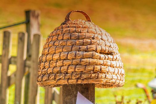 Age beehive, beehives of straw called basket Beekeeping is an ancient tradition.