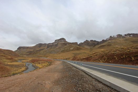 Road to the border at Paso Pehuenche, Argentine