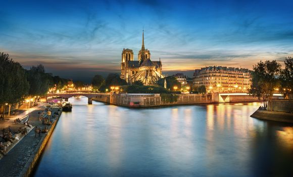 Ile de la Cite and Notre Dame at sunset, Paris, France