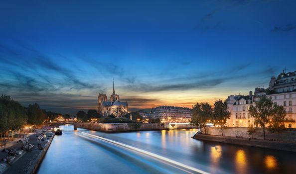 Ile de la Cite and Notre Dame at sunset, Paris, France