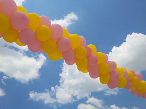 preparations for the organization with balloons