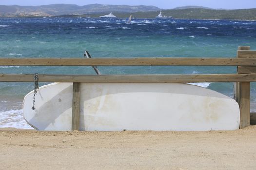 Windsurf tables in a windsurf competition