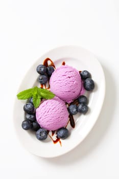 Blueberry ice cream and fresh fruit