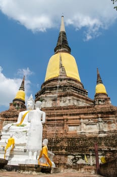 Wat Yai Chai Mongkol obviously is one of the major temples in the Ayutthaya area . and features a large Stupa, built after King Naresuan's Victory