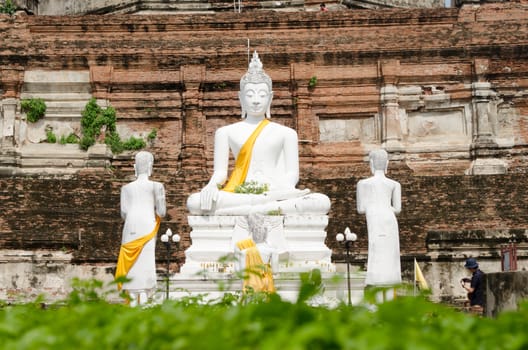 Wat Yai Chai Mongkol obviously is one of the major temples in the Ayutthaya area . and features a large Stupa, built after King Naresuan's Victory