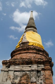 Wat Yai Chai Mongkol obviously is one of the major temples in the Ayutthaya area . and features a large Stupa, built after King Naresuan's Victory