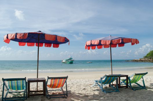 There are 14 white sand beaches on the island, which are surrounded by colourful coral reefs providing such aquatic sports as swimming,
snorkeling and scuba diving. The most popular beach areas are: Saikaew Beach, Ao Phai and Ao Vong Duan.