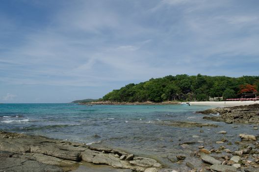 There are 14 white sand beaches on the island, which are surrounded by colourful coral reefs providing such aquatic sports as swimming,
snorkeling and scuba diving. The most popular beach areas are: Saikaew Beach, Ao Phai and Ao Vong Duan.