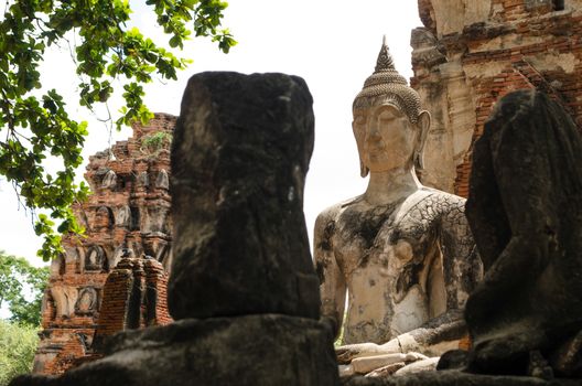 Wat Mahathat temple is located almost right in the center of Ayutthaya. The temple is believed to be built during the 14th century A.D.