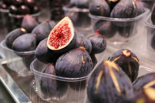 figs in a market of Barcelona