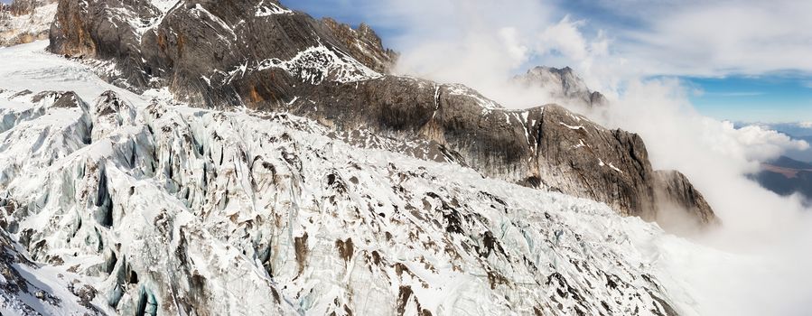 Jade Dragon Snow Mountain (Yulong Snow Mountain) located at Lijiang, Yunnan, China