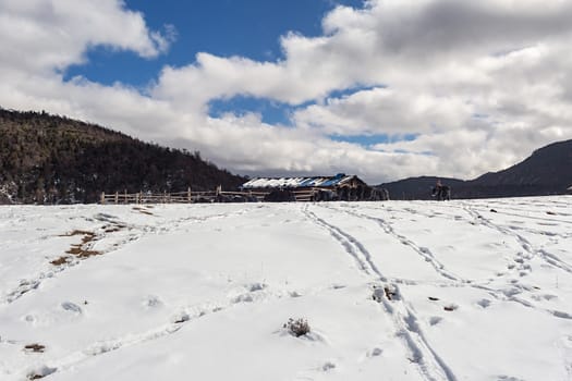 Shika Snow Mountain in Yunnan, China