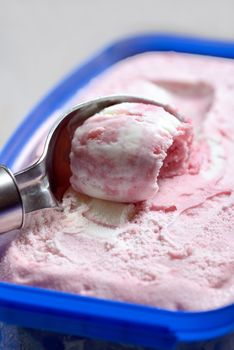 Strawberry and vanilla ice cream in box