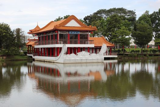 Floating gazebo in Chinese style