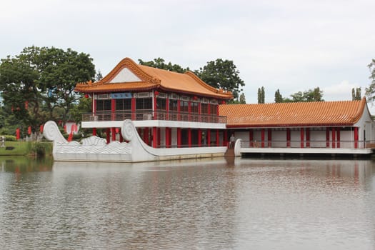 Floating gazebo in Chinese style