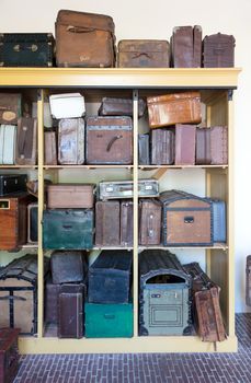 Storage of vintage suitcases - Different sizes and colors