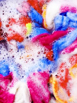 Colorful clean, Soak a cloth before washing